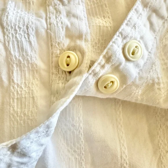 Columbia Women's White Short Sleeve Shirt - Picture 7 of 9